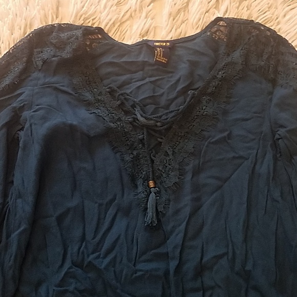 Forever 21 flowy crop top with lace detail - Picture 2 of 5